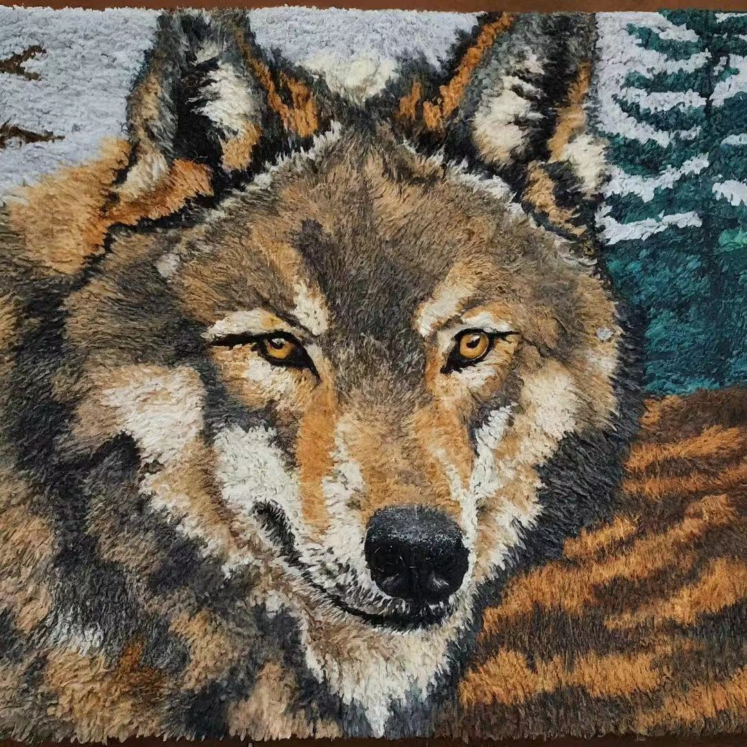 Free wolf-themed latch hook patterns