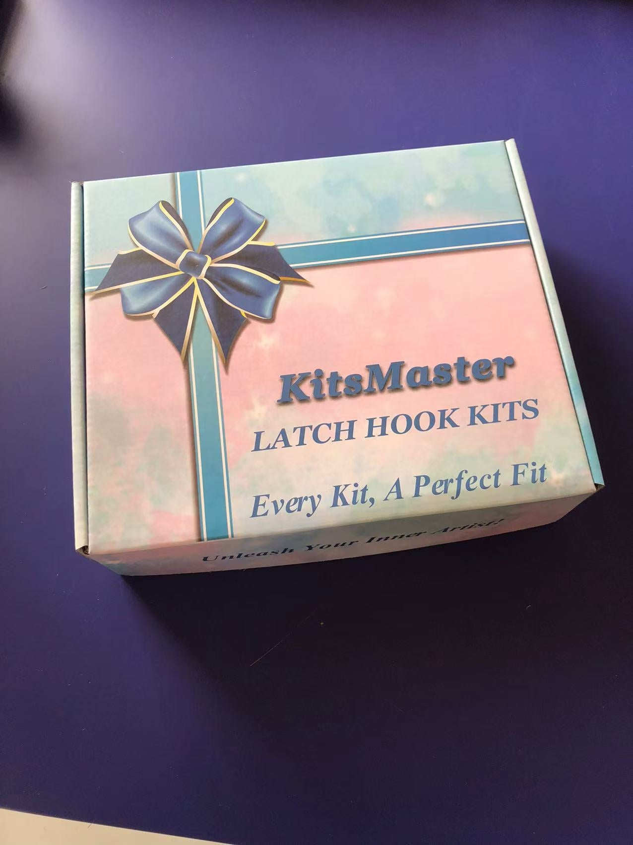 KitsMaster Latch hook kits comprised primarily of latch hook needles and also including printed knitting patterns for